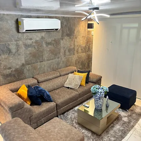Сasa de vacaciones New And Modern House *